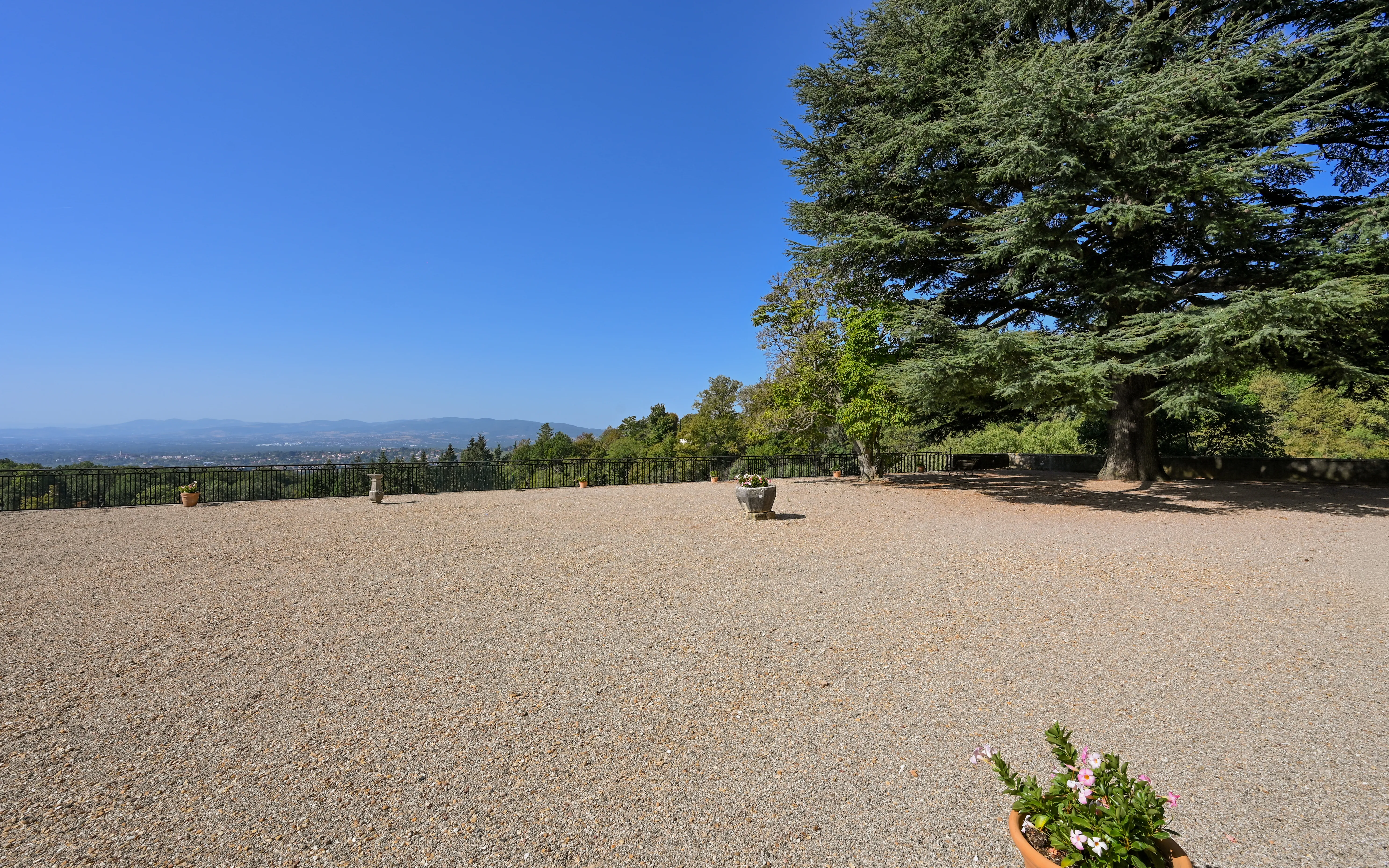 La terrasse pour les réceptions au château